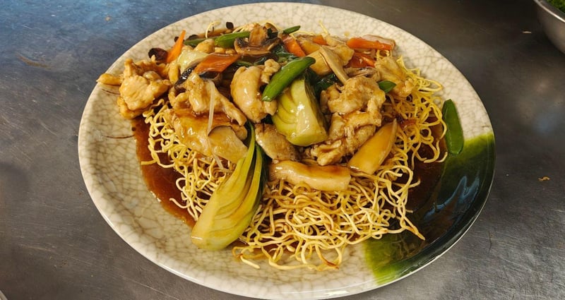 Pan Fried Noodle W. Chicken — Hong Kong Kitchen